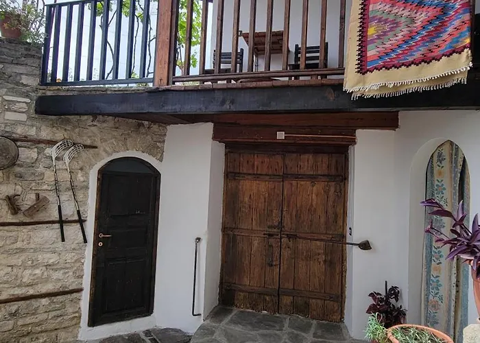 Apartment Mangalem Berat